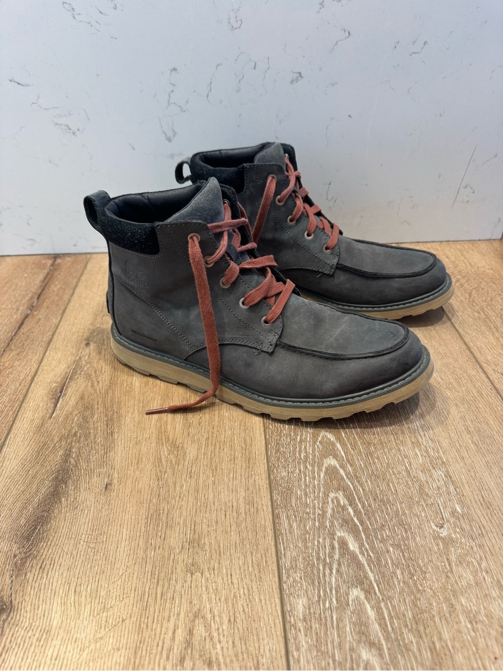 Sorel Men's Madson II Moc Toe Water Proof Boots Size 11